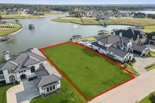 Official listing photo for 6137 Lakeside Dr
